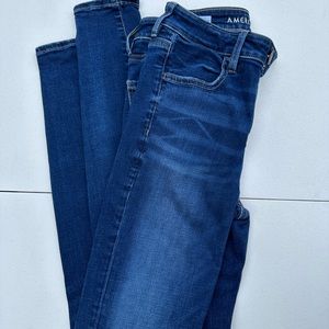 AMERICAN EAGLE SZ 6 long skinny jeans